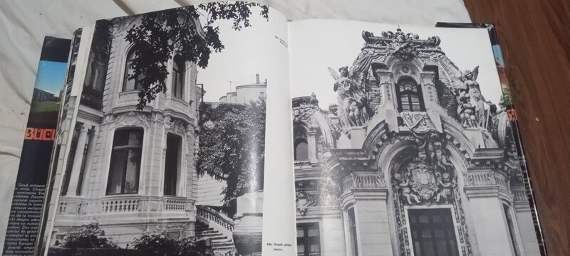 BucurestI - de Hedy Loffler.